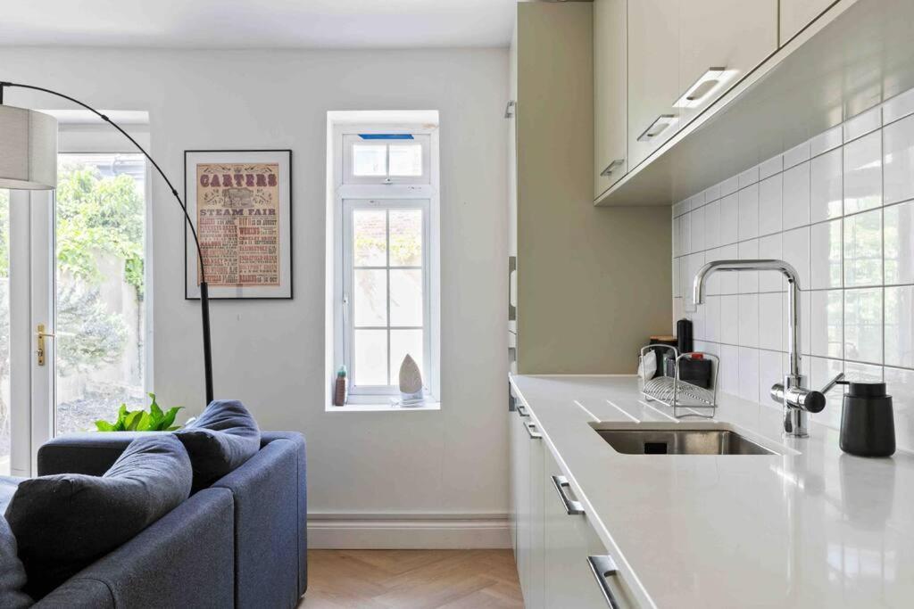 Modern 3 Bed Apartment In Tottenham Лондон Экстерьер фото
