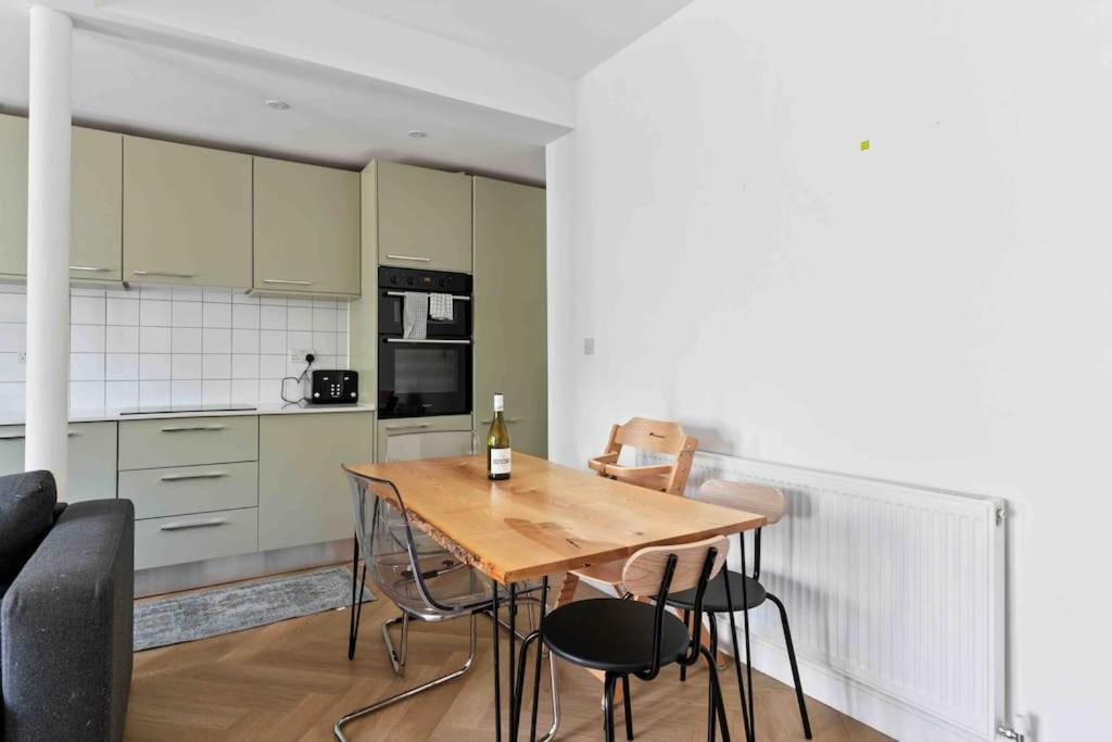 Modern 3 Bed Apartment In Tottenham Лондон Экстерьер фото